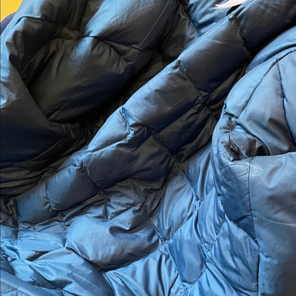 Patagonia Women's Deep Blue Down Jacket - Picture 5 of 7